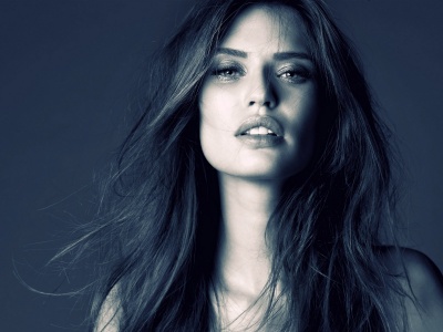 Bianca Balti Celebrity Look