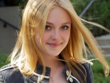 Dakota Fanning Actor Celebrity Blond