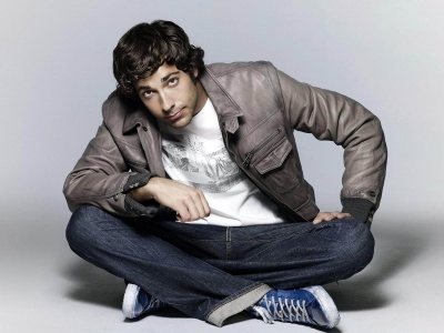 Zachary Levi Hot Stars