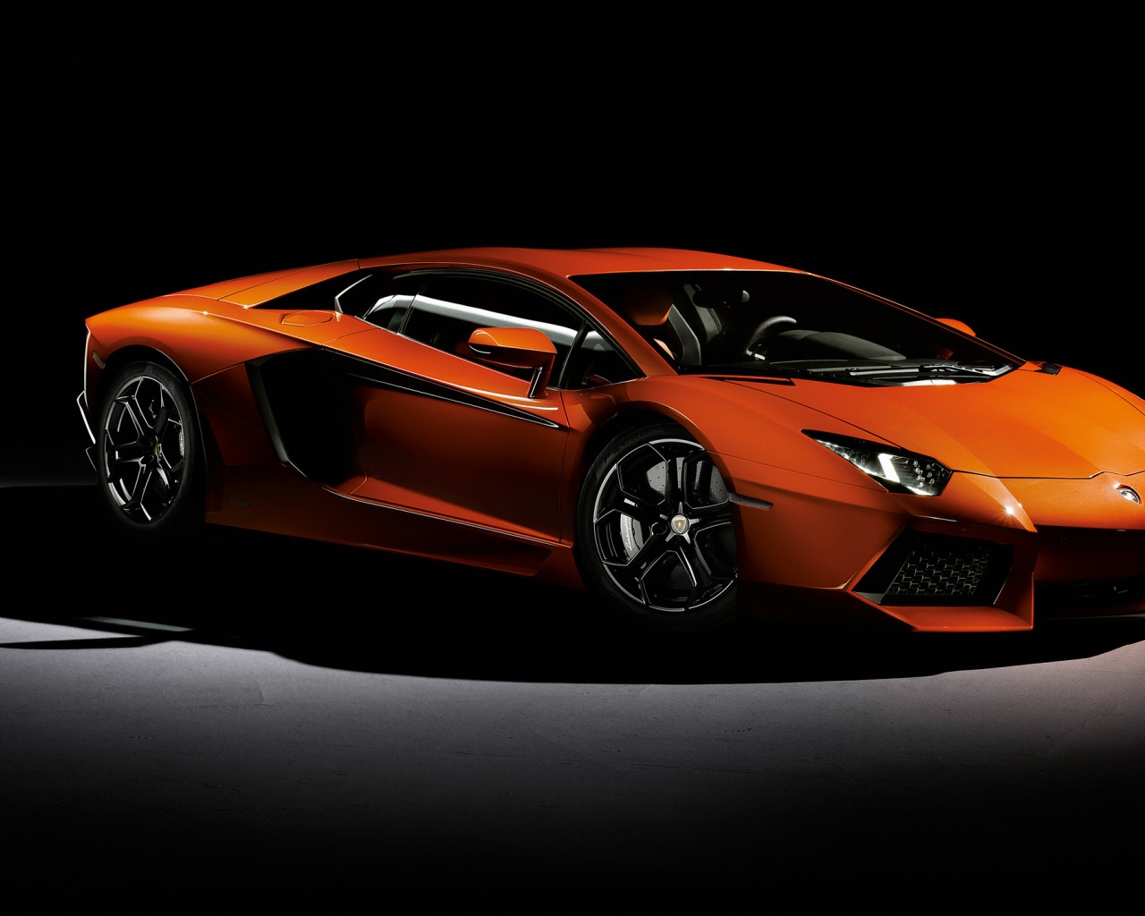  Lamborghini Aventador