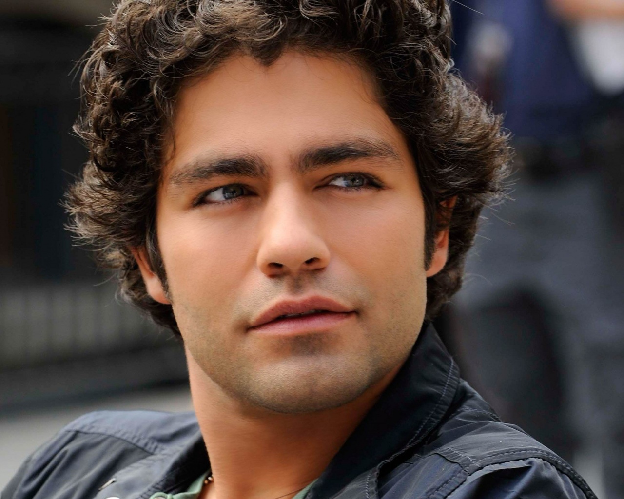 Adrian Grenier Zeusbo