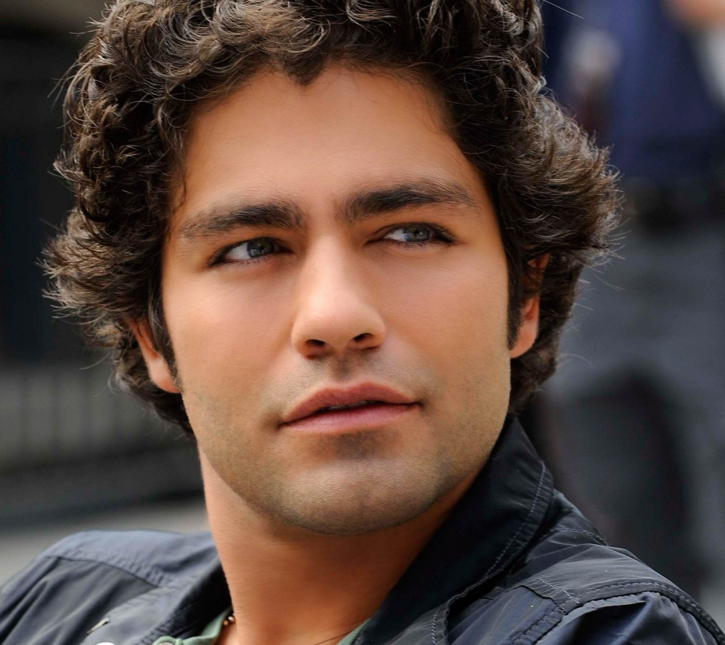 Adrian Grenier Zeusbo