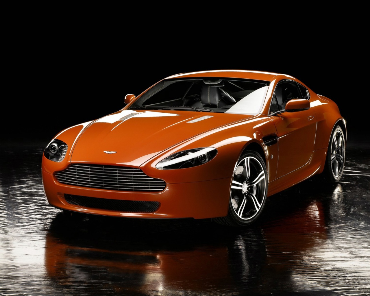 Aston Martin V8 Vantage N400 4