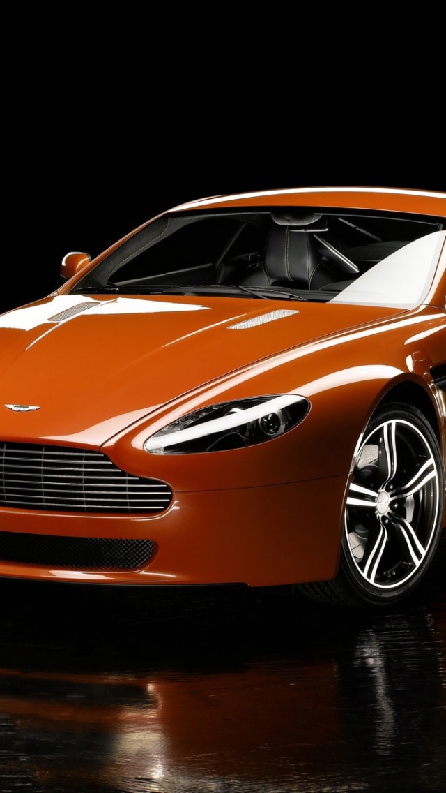 Aston Martin V8 Vantage N400 4