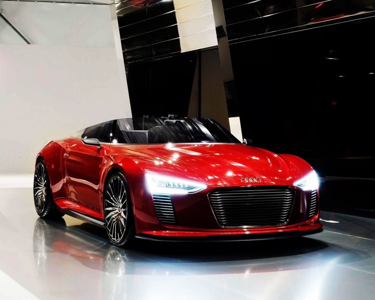 Audi E Tron Spyder 2011