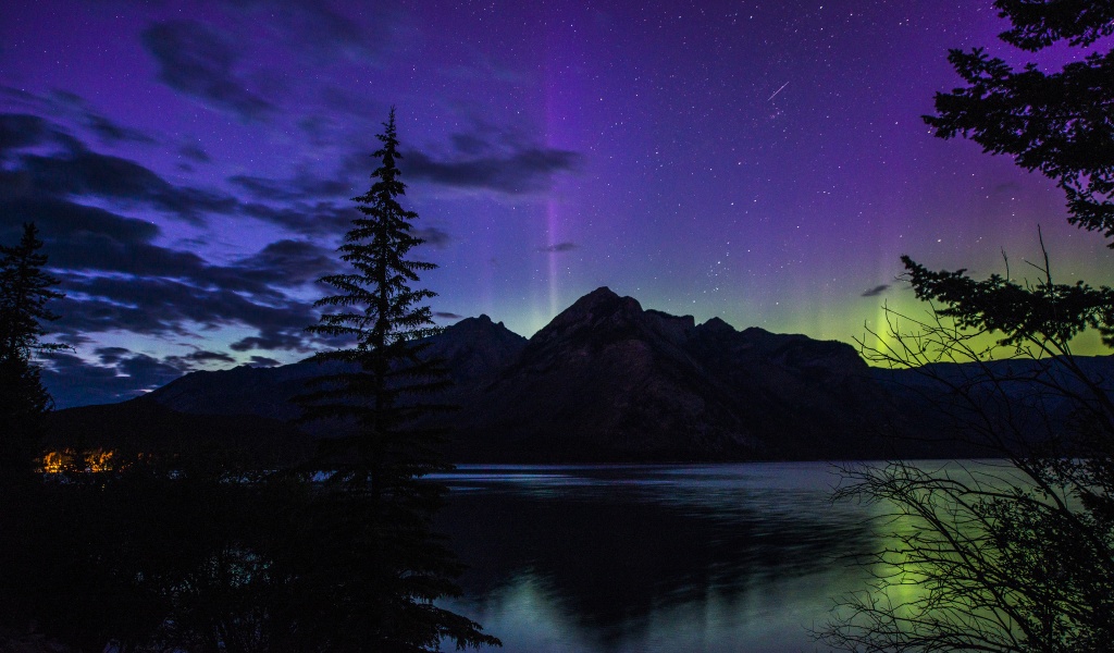 Aurora Light Over Banff Park-Canada