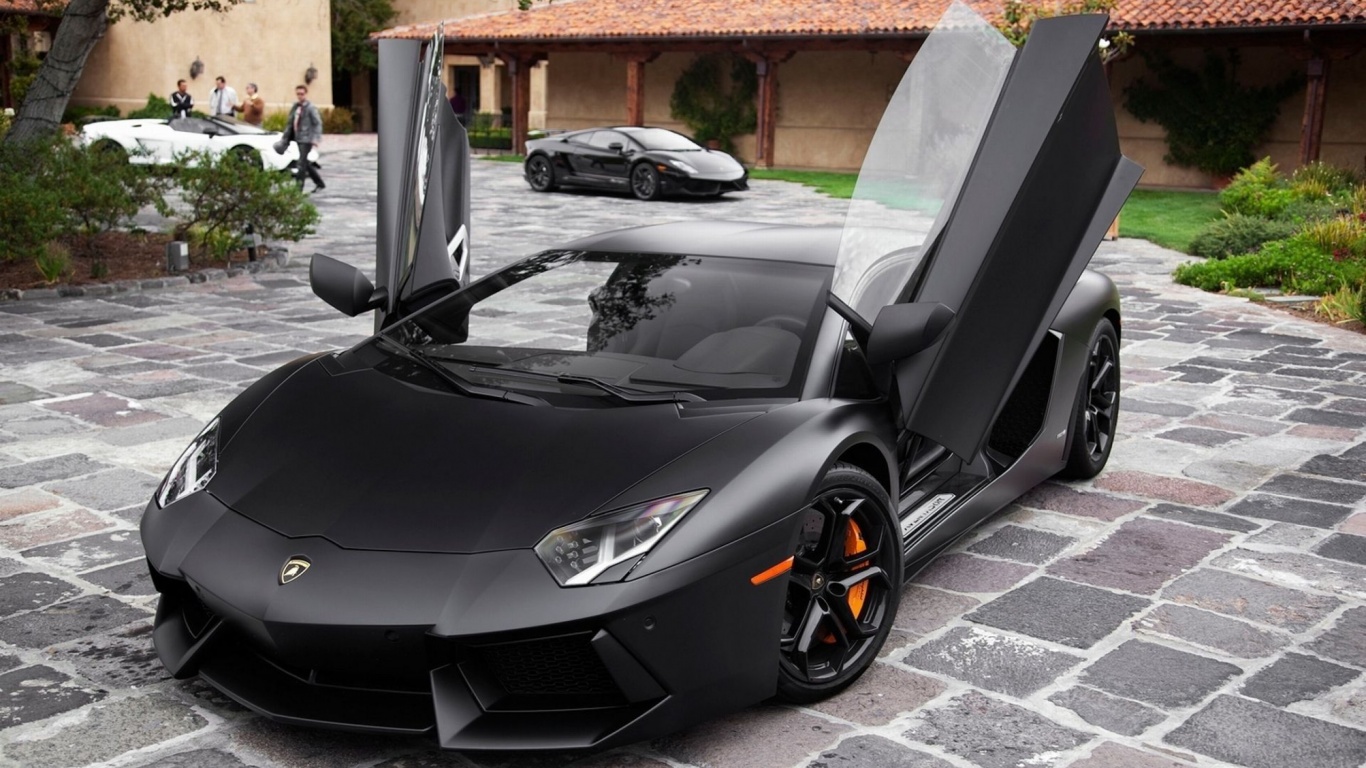 Black Lamborghini Aventador