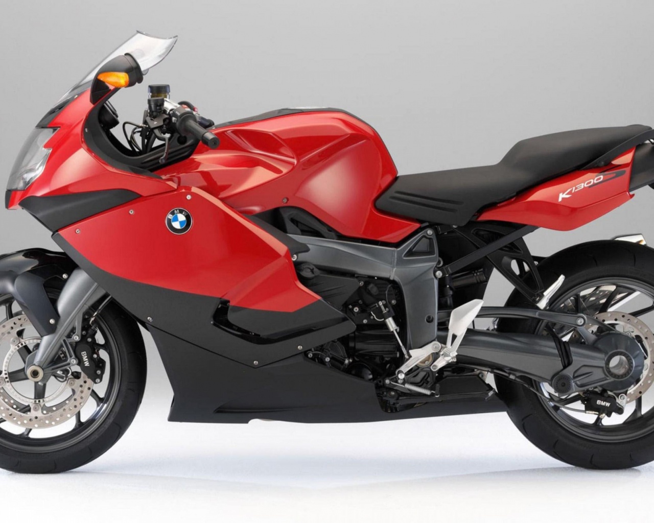 BMW K1300S Superbike