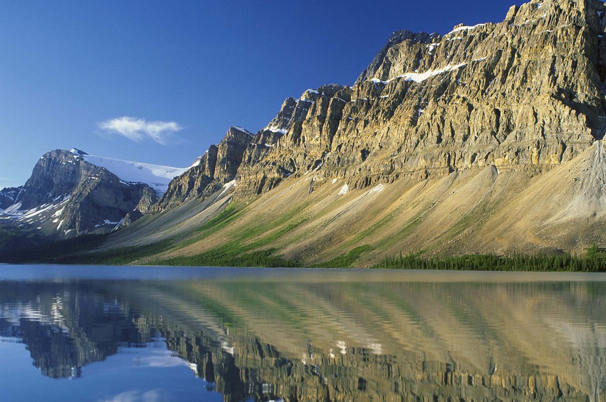 Bow Lake Rockies Canada