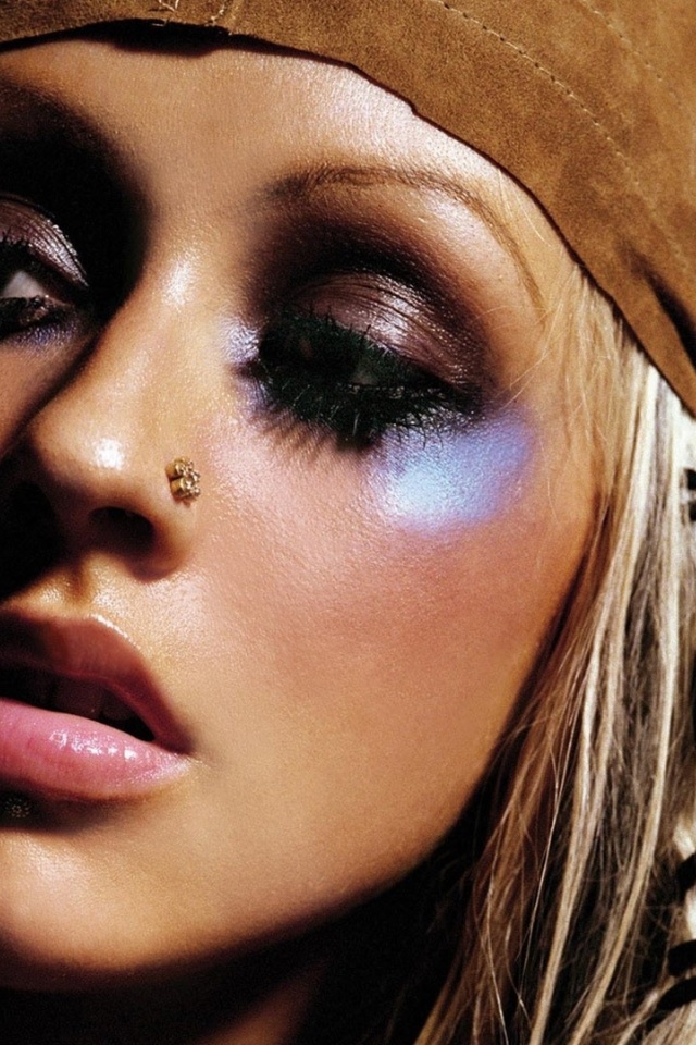 Christina Aguilera Face Make Up Piercing Lips