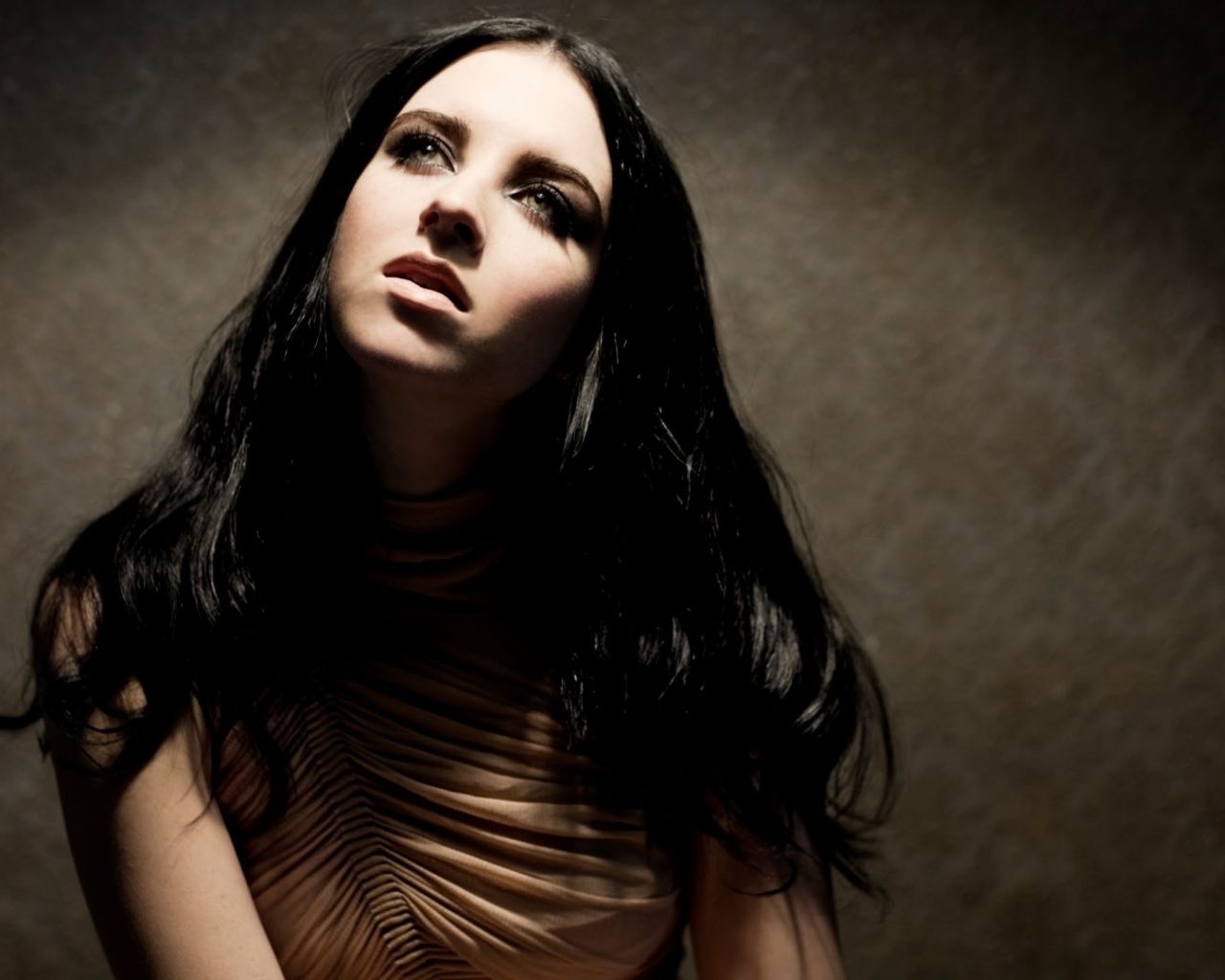 Clare Maguire Girl Look Face Brunette