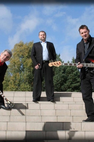 Czerwone Gitary Guitars Suits Stairs Clouds