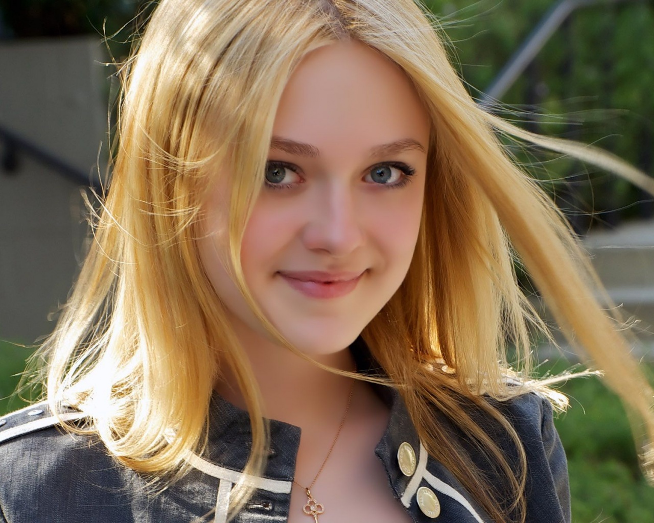 Dakota Fanning Actor Celebrity Blond