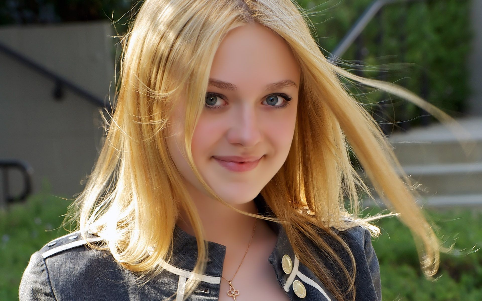 Dakota Fanning Actor Celebrity Blond