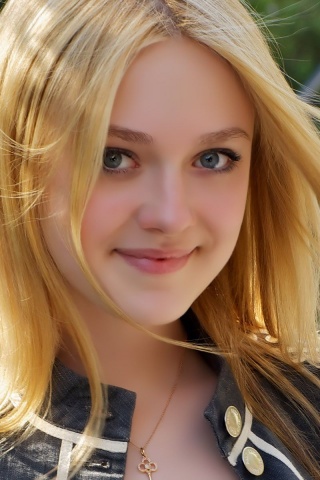 Dakota Fanning Actor Celebrity Blond