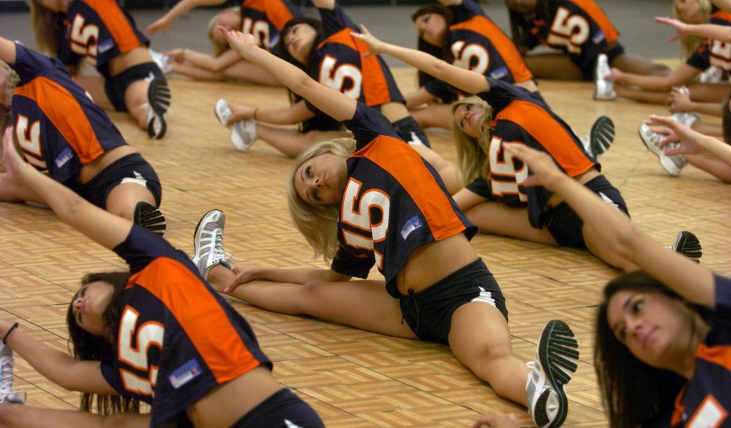 Denver Broncos Cheerleaders Practicing