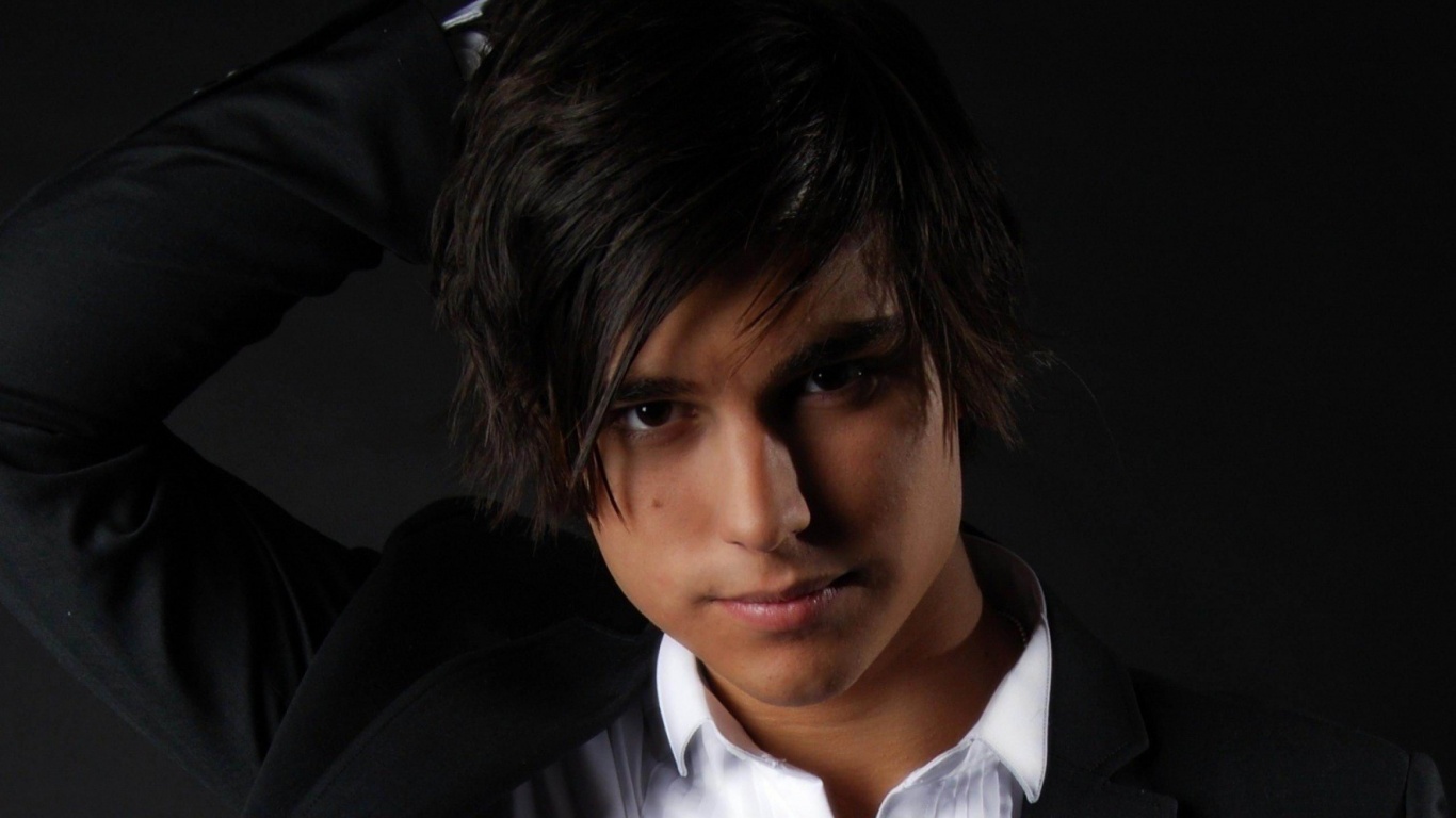 Eric Saade Singer Host