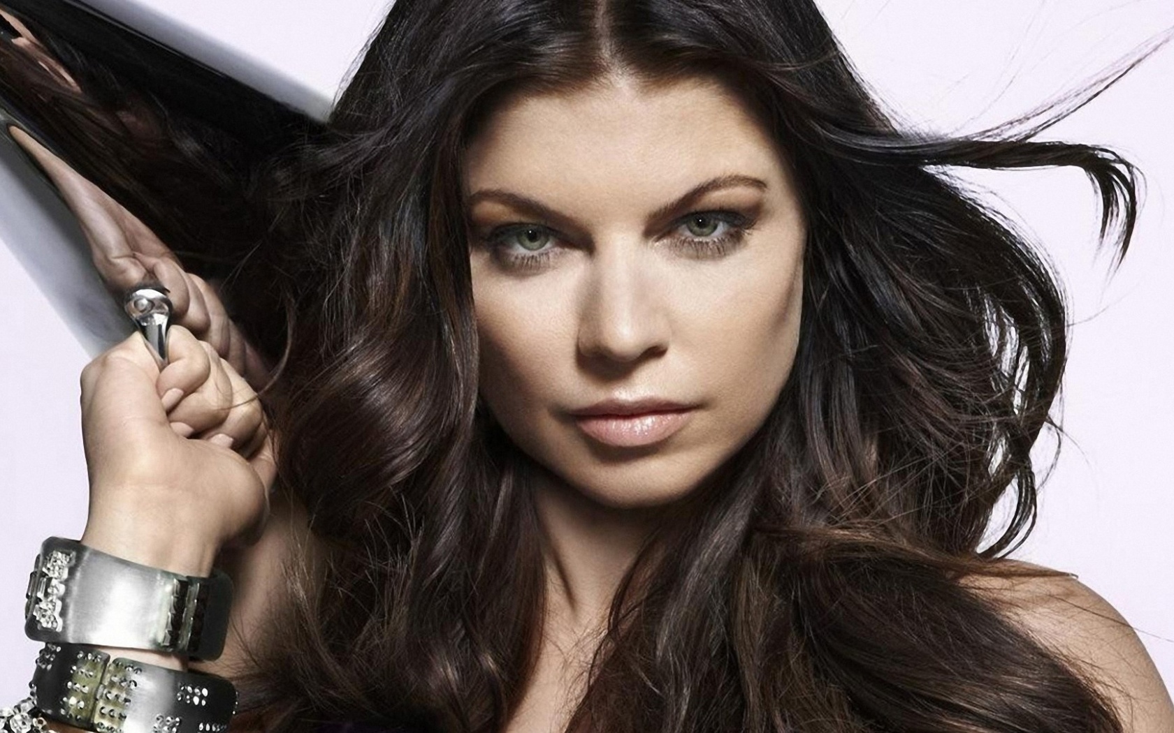 Fergie Face Bracelets Hair Brunette