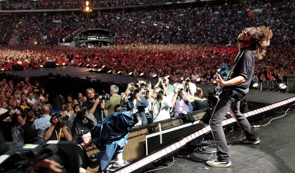 Foo Fighters Scene Stadium Concert Fans