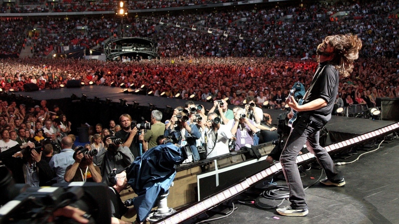 Foo Fighters Scene Stadium Concert Fans