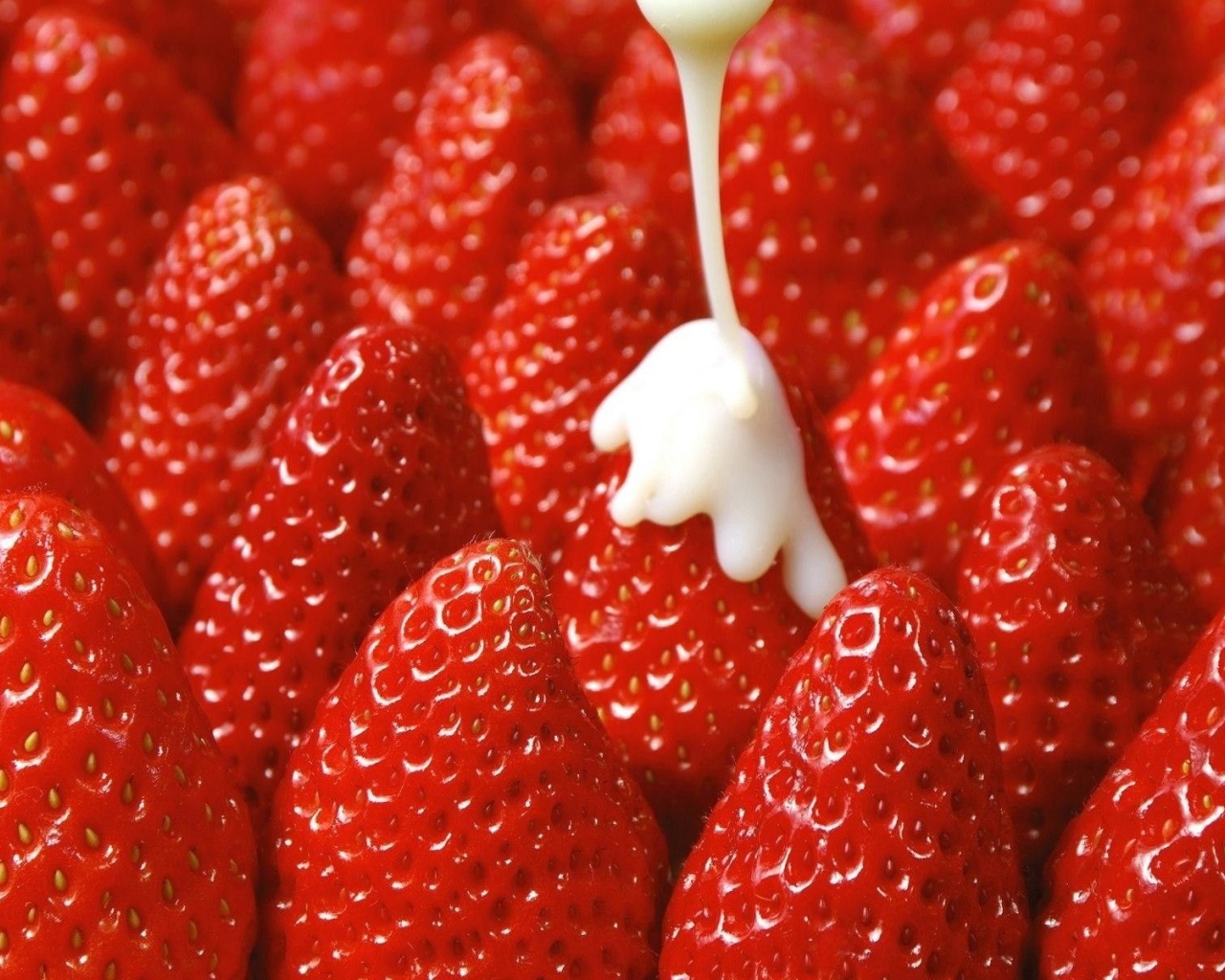 Food Strawberries 2