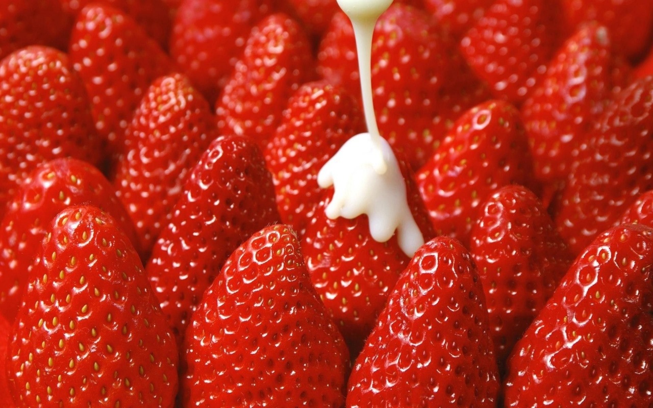 Food Strawberries 2