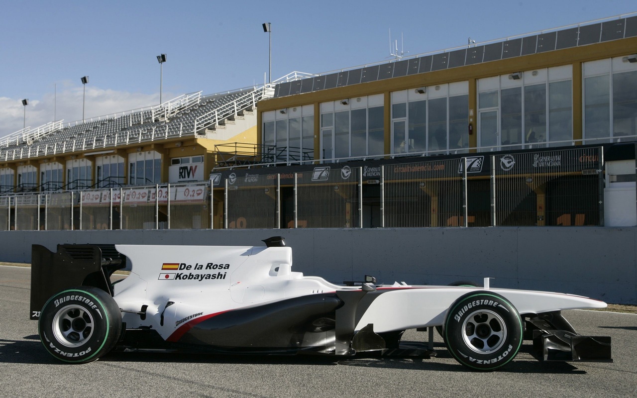 Formula One Bmw Sauber C29 Racing Flank