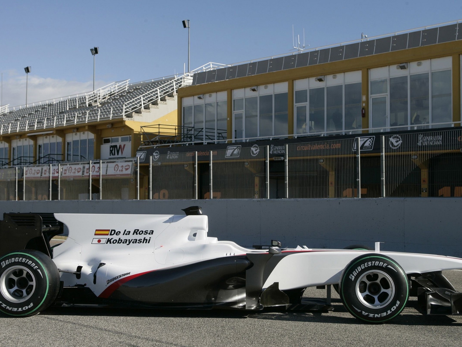 Formula One Bmw Sauber C29 Racing Flank