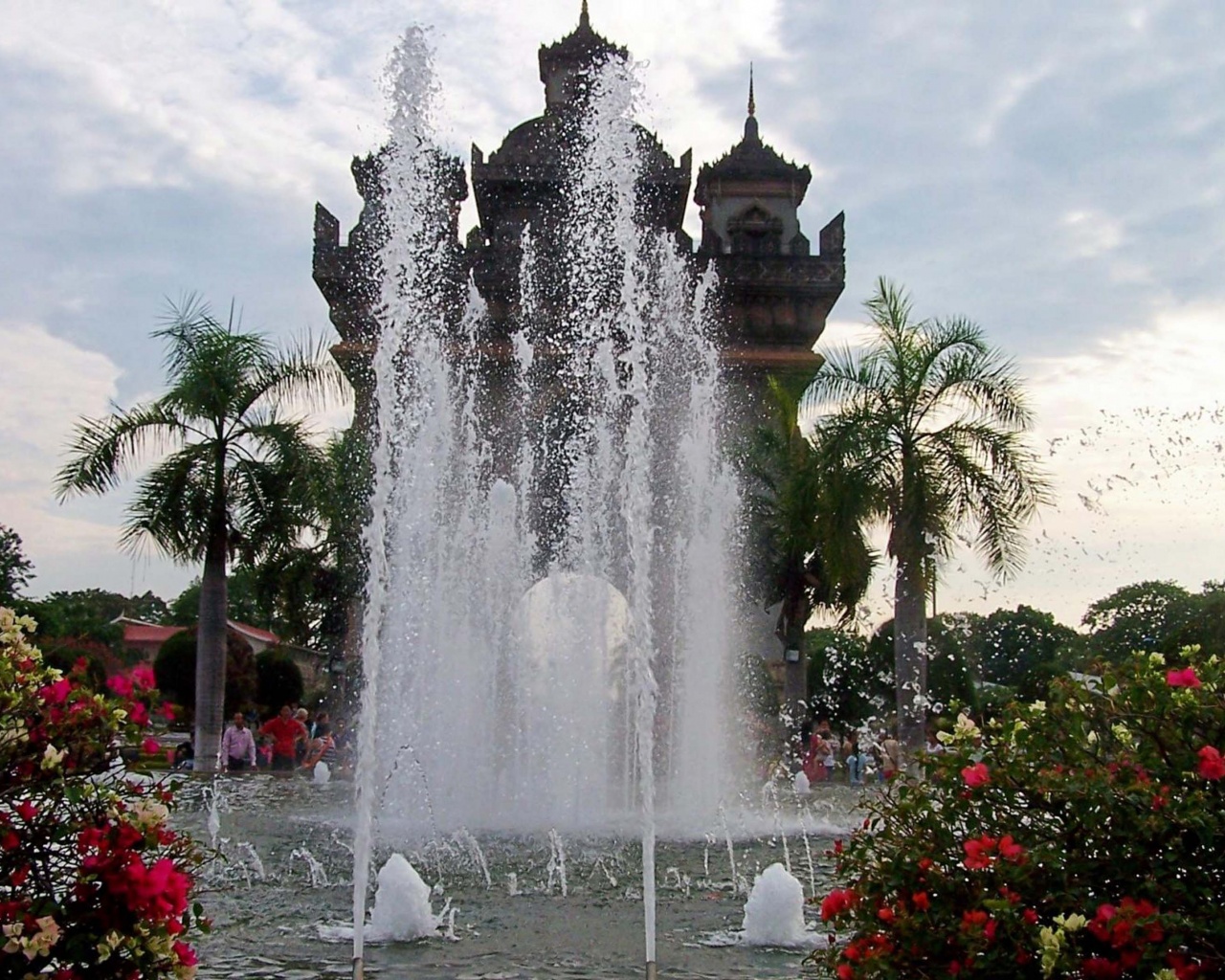 Fountain In Front Of The Victory Gate Vientiane Prefecture Laos