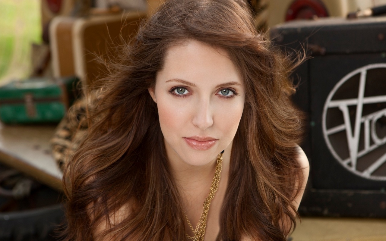 Francesca Battistelli Girl Hair Wind Chain