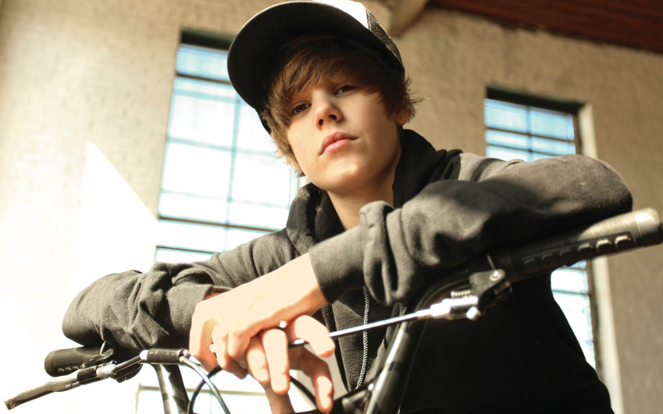 Free Justin Bieber Wallpapers