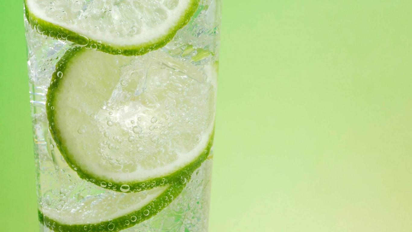 Fresh Lemonade With Lime