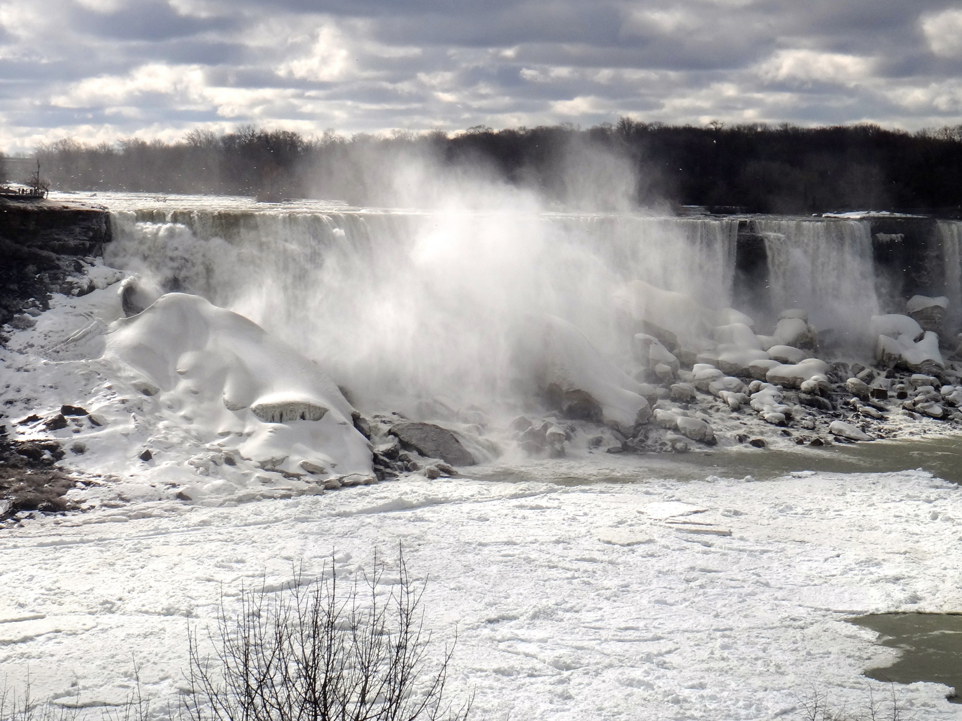 Frozen Niagara Falls