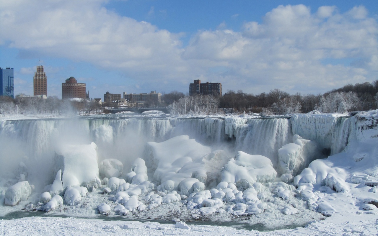 Frozen Niagara Falls 2014