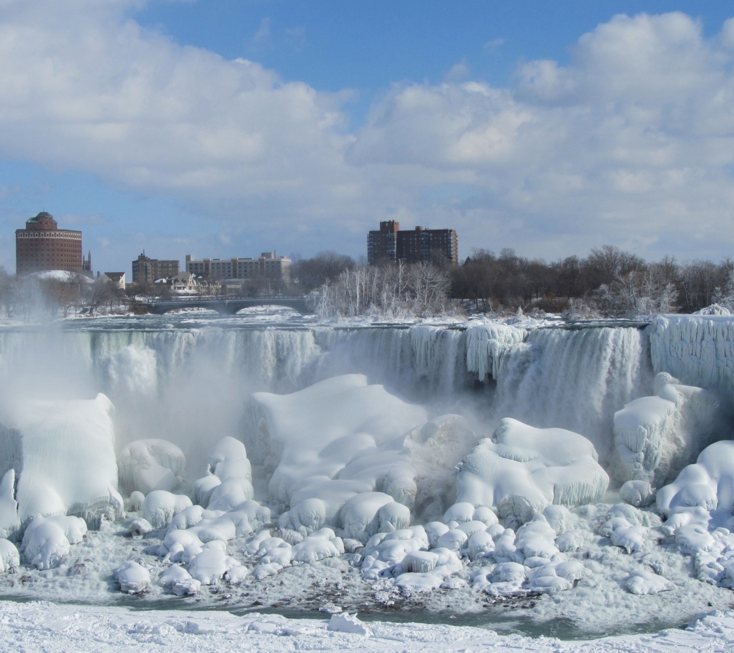 Frozen Niagara Falls 2014