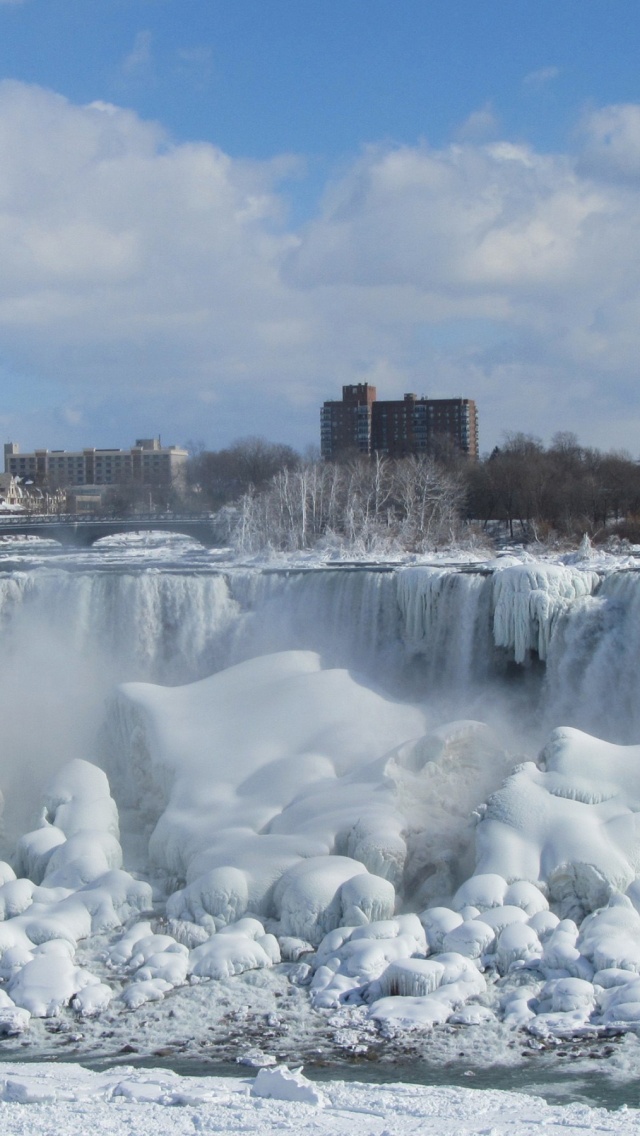 Frozen Niagara Falls 2014