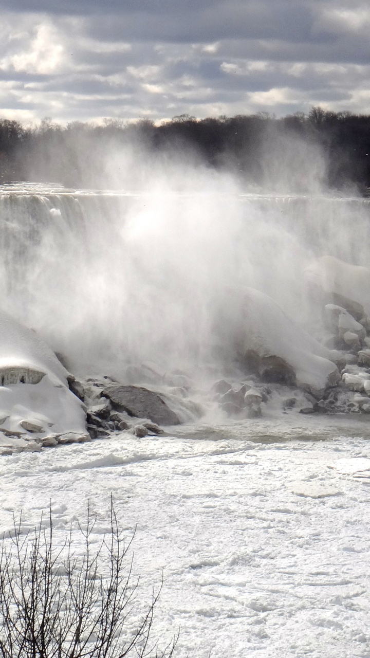 Frozen Niagara Falls