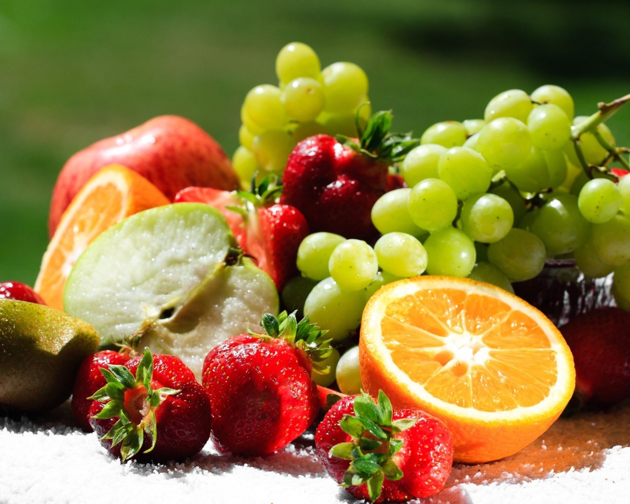 Fruits Food Kiwi Oranges Grapes Strawberries Apple