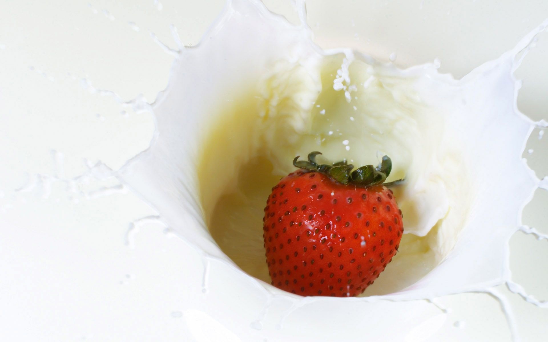 Fruits Milk Food Splash Strawberries