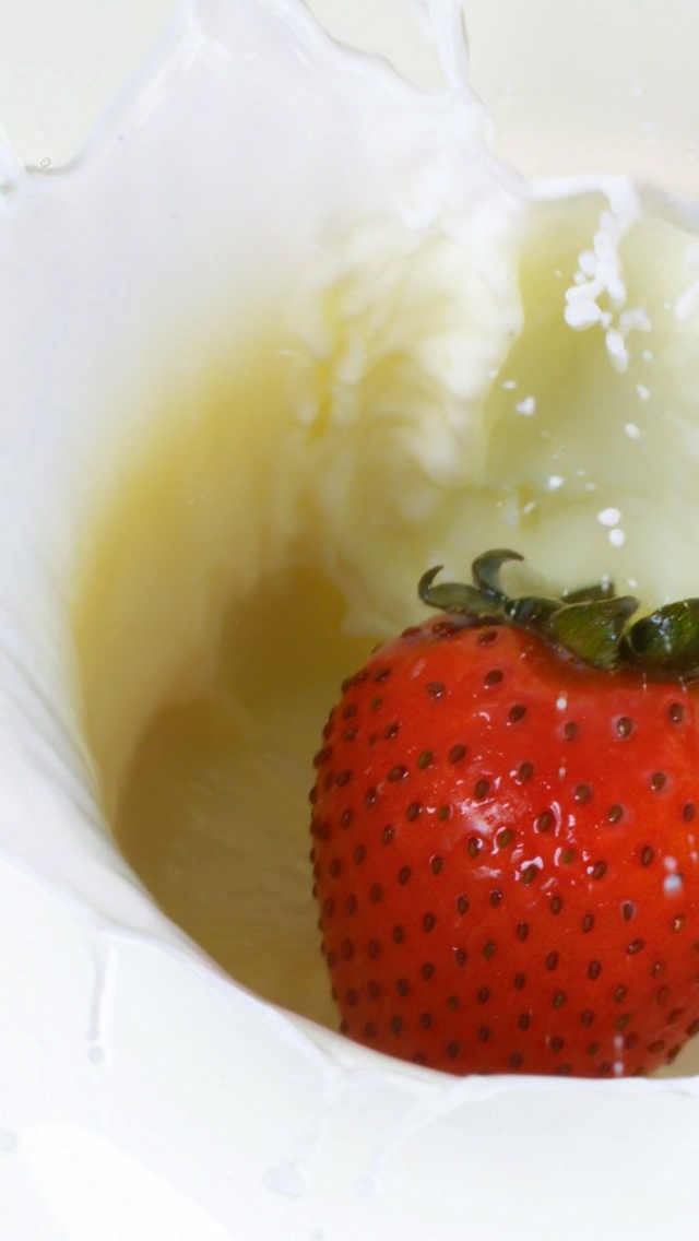 Fruits Milk Food Splash Strawberries