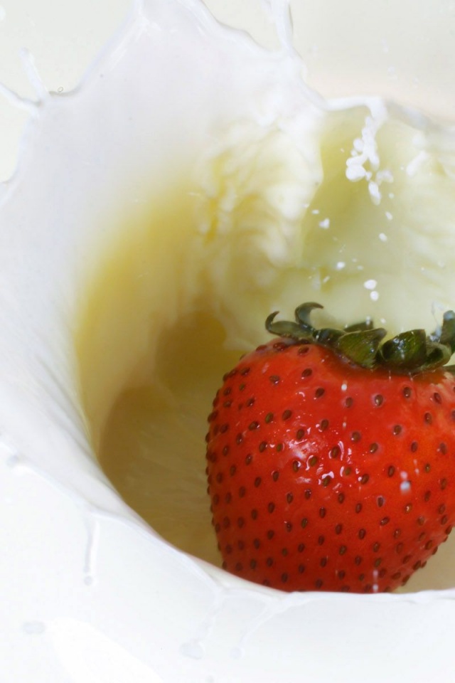 Fruits Milk Food Splash Strawberries