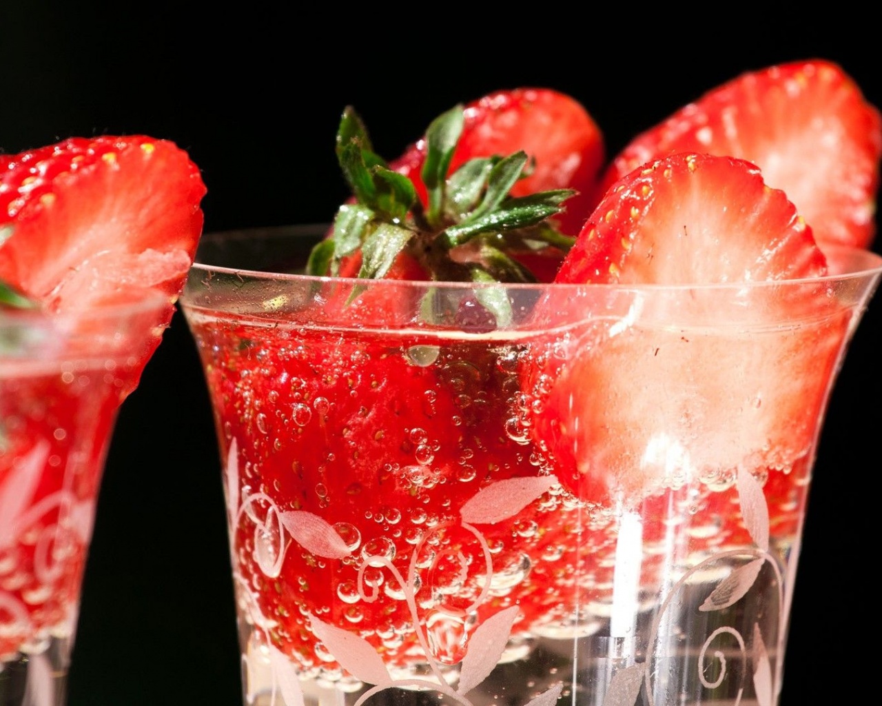 Glass Fruits Food Strawberries Drinks Black Background