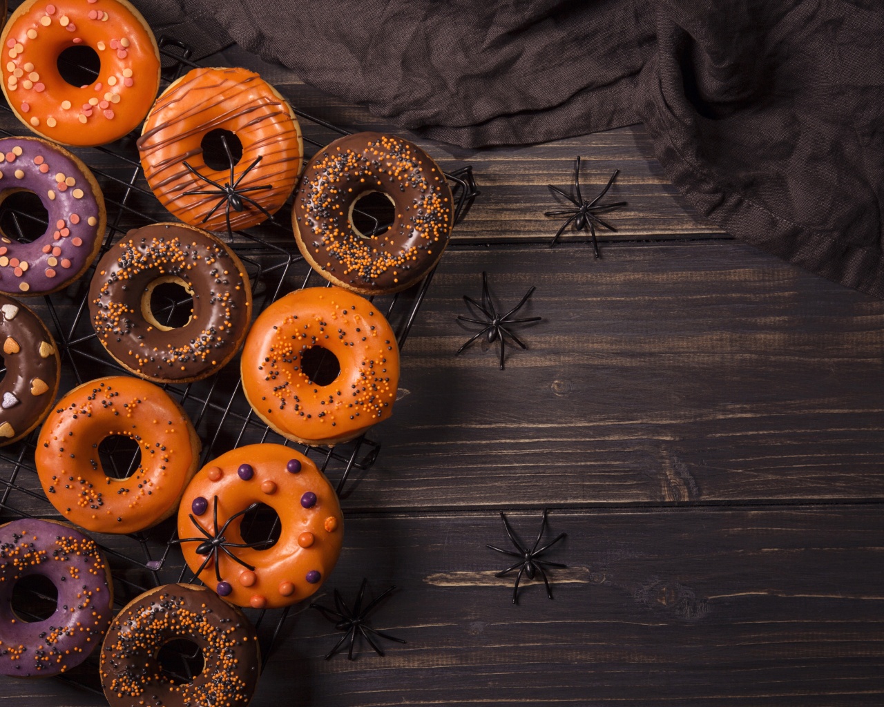 Halloween Donuts Spiders