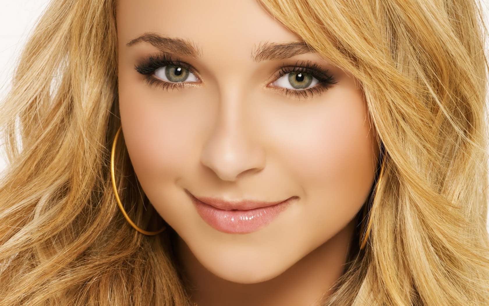 Hayden Panettiere Blonde Face Makeup Eyes Close Up