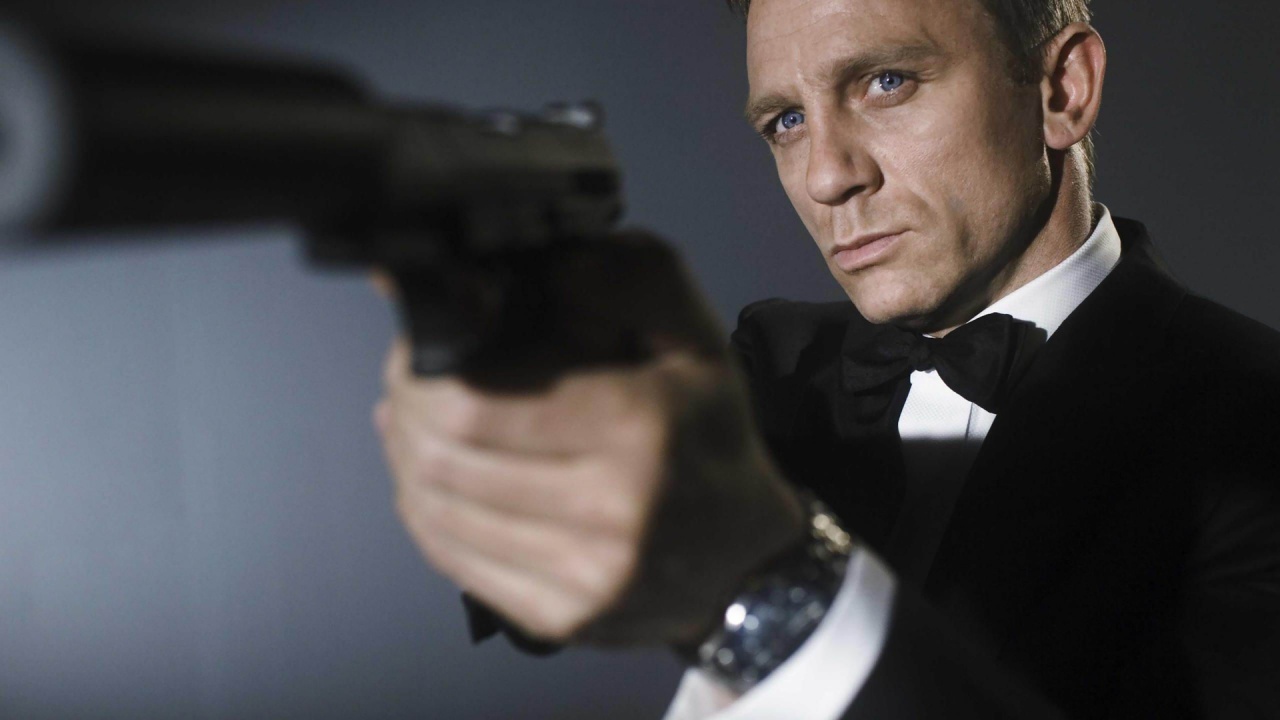 James Bond Actor Weapons Gun Movie