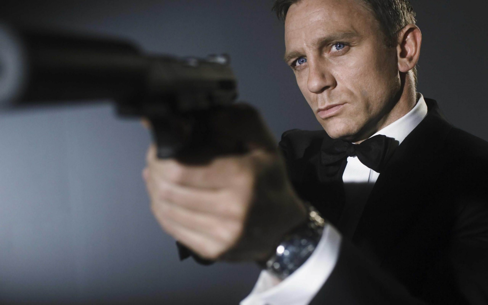 James Bond Actor Weapons Gun Movie