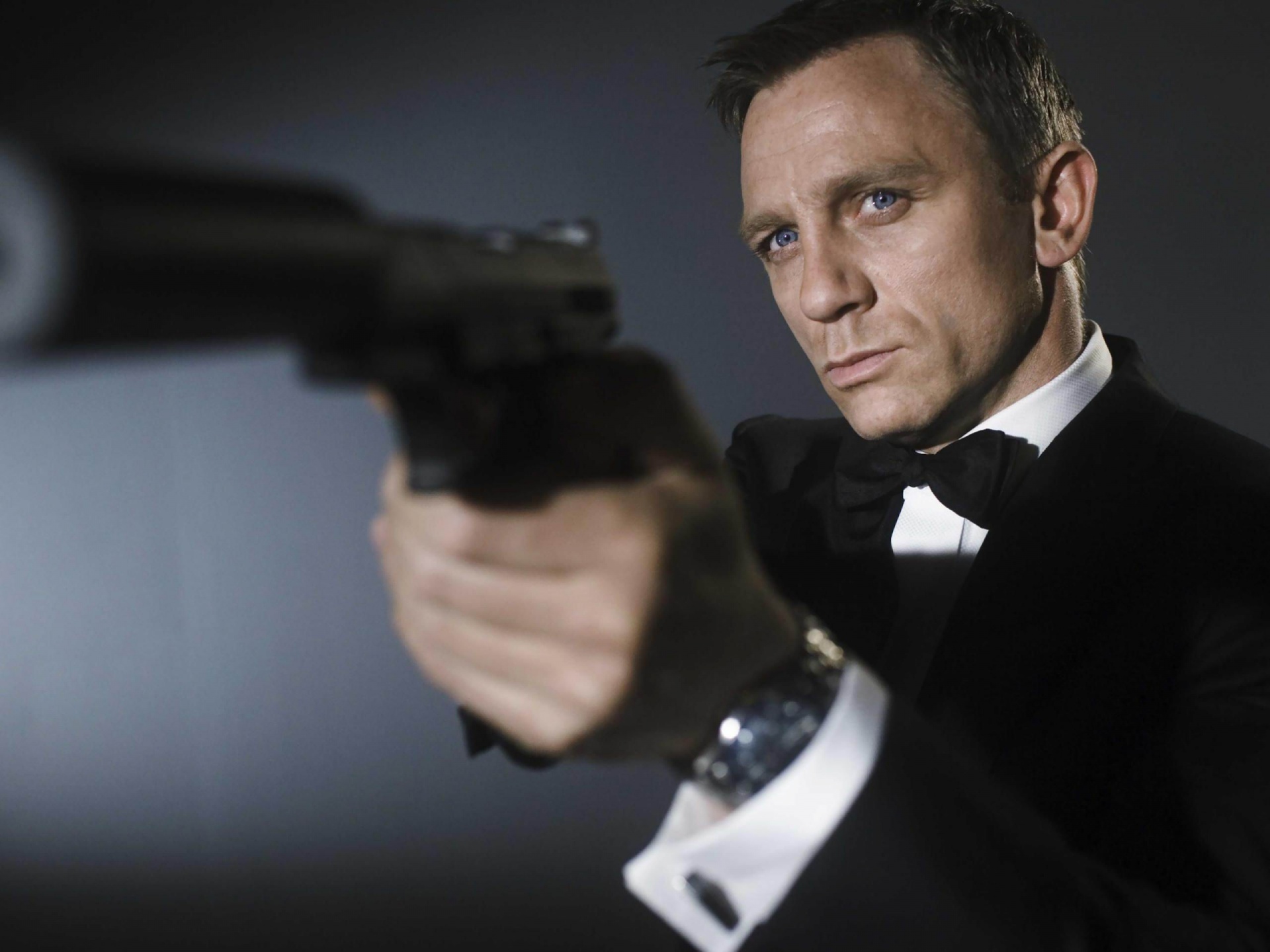 James Bond Actor Weapons Gun Movie