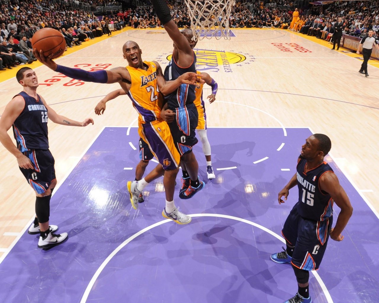 Kobe Bryant Goes To The Basket