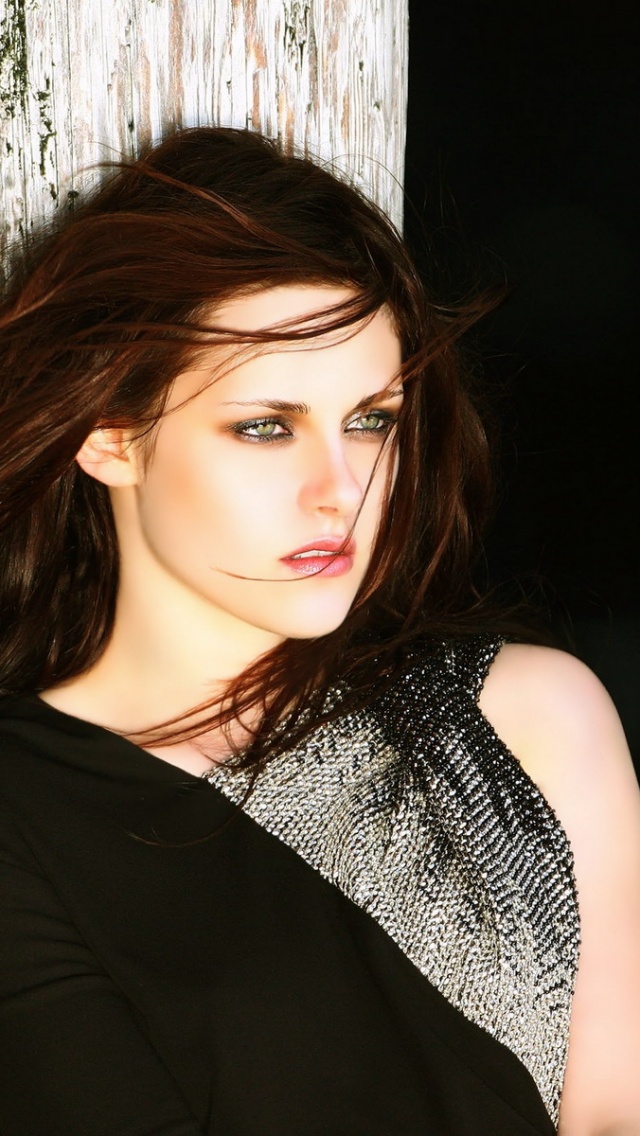 Kristen Stewart Brunette Wind Dress Celebrity