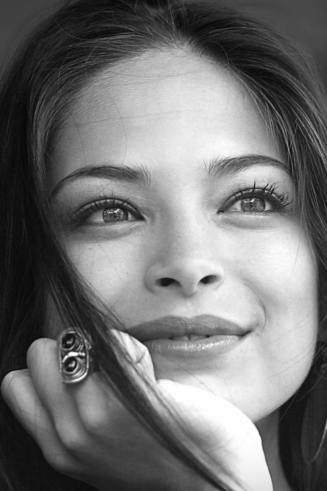 Kristin Kreuk Brunette Look Model Smile Black And White